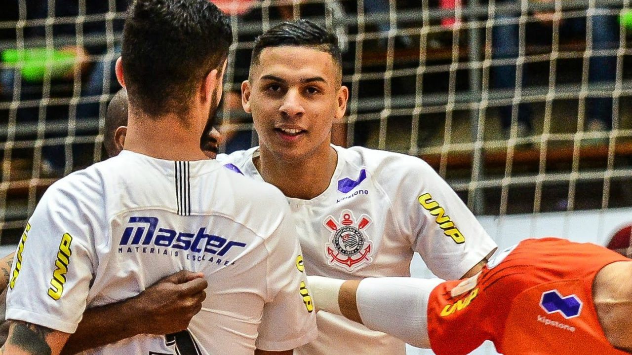 Cầu thủ Brazil bị bắn chết sau khi rời hộp đêm - Ảnh 2.
