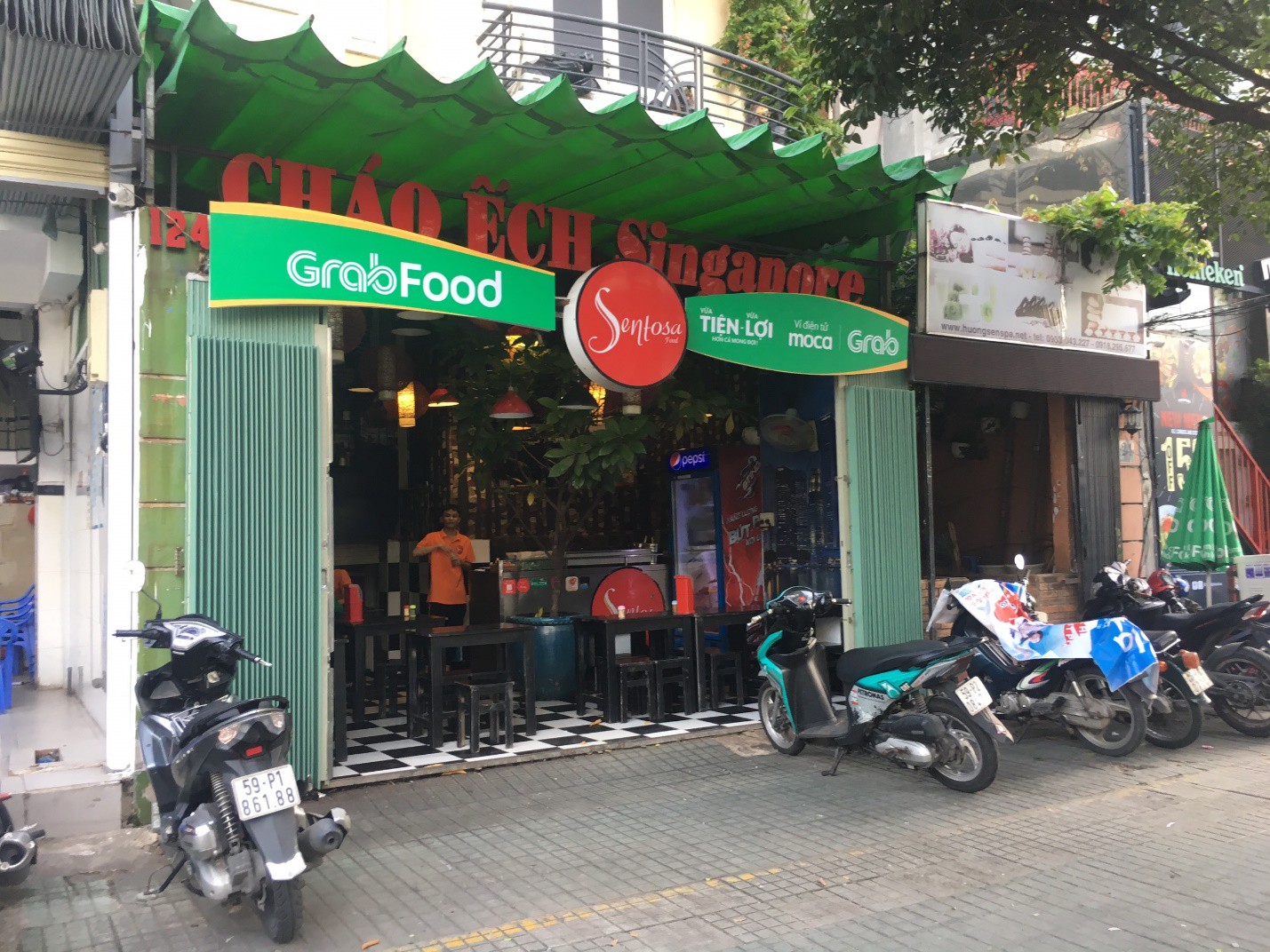GrabFood muốn g&igrave; khi &ldquo;phủ xanh&rdquo; con phố ẩm thực sầm uất ở TP HCM? - Ảnh 3.