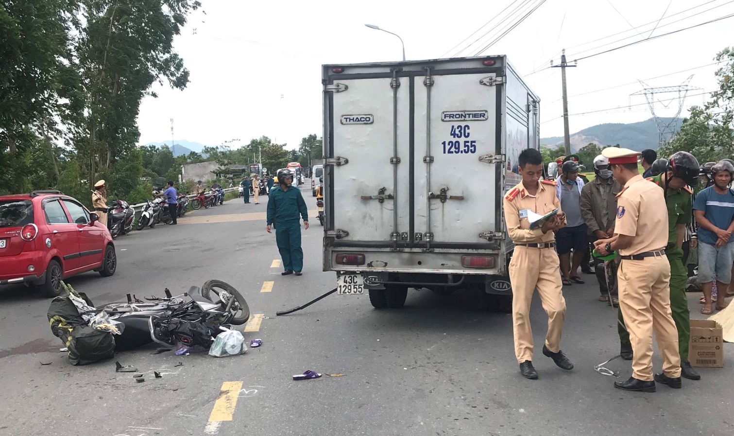 Xe ben tông xe máy, cụ ông 74 tuổi tử vong thương tâm