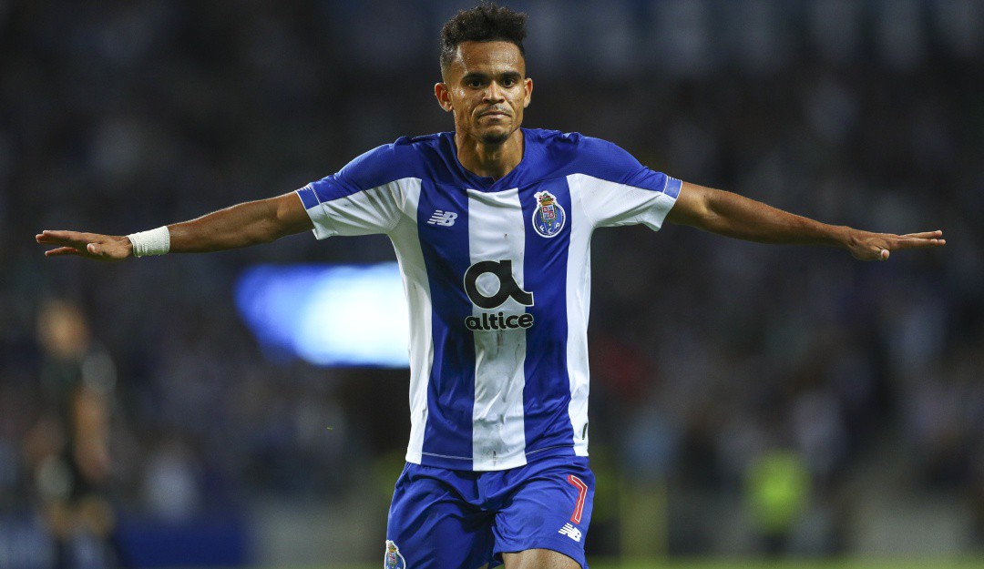 Ch&acirc;n s&uacute;t 19 tuổi bắn hạ cựu v&ocirc; địch, Champions League sốc nặng - Ảnh 6.