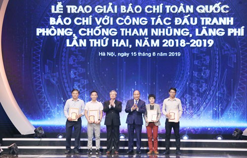 Loạt bài về vong báo oán ở chùa Ba Vàng đoạt giải A báo chí