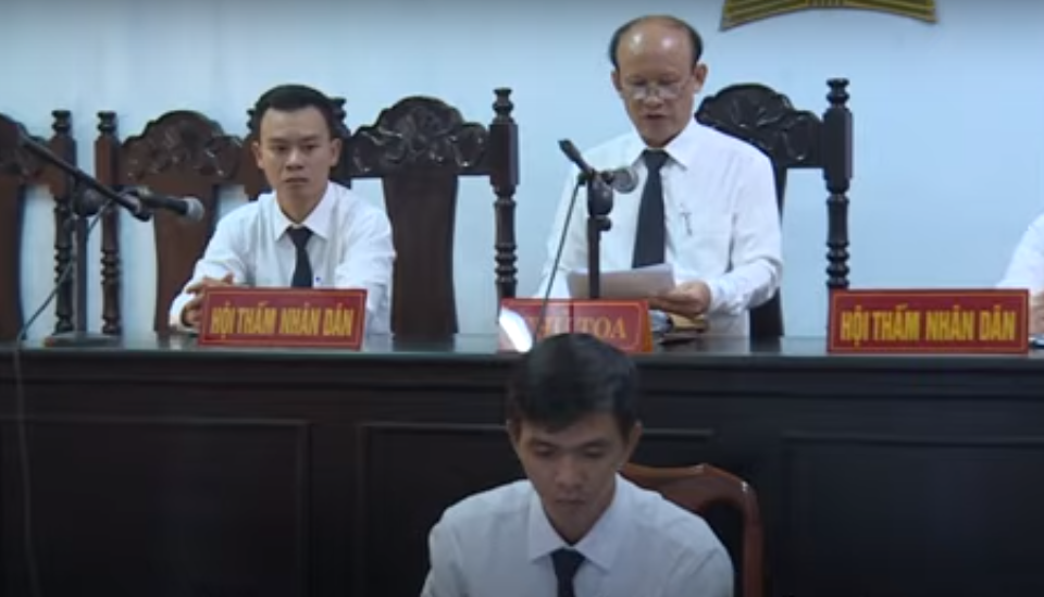 TAND tỉnh Đắk Lắk nói gì việc thẩm phán từng bị tố mua dâm ngồi xử án hiếp dâm?