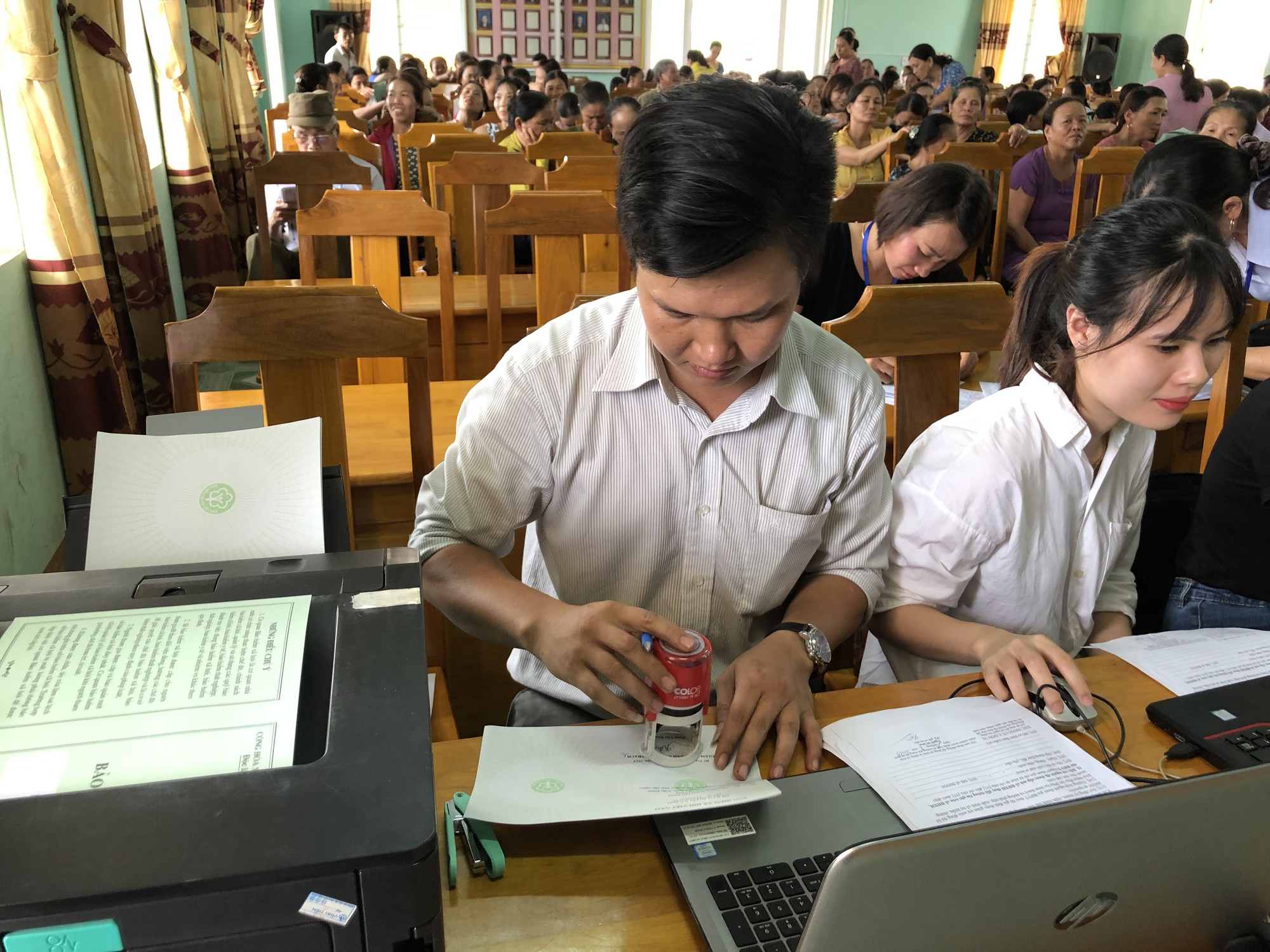 Người đ&agrave;n &ocirc;ng Quảng B&igrave;nh chi cả trăm triệu mua bảo hiểm x&atilde; hội tự nguyện cho cả nh&agrave; - Ảnh 2.