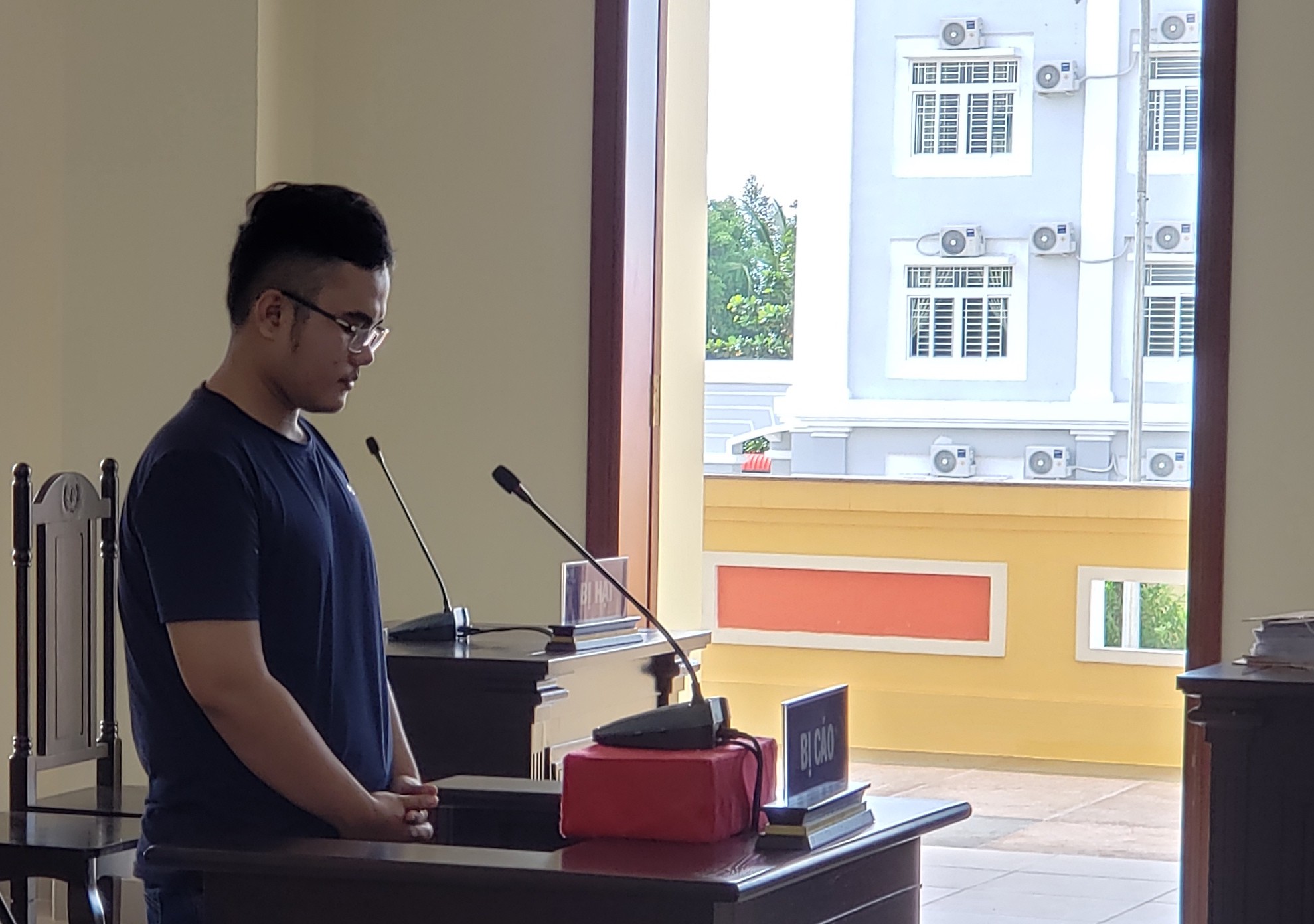 Cựu sinh viên "xui xẻo" khi trộm linh kiện máy tính rồi bị người khác lấy cắp