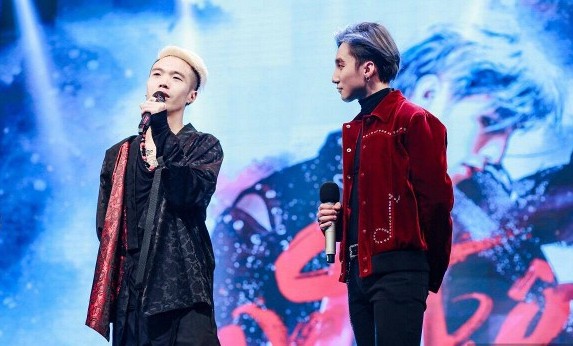 "Phù thủy" các dự án đình đám của Sơn Tùng M-TP, Hoàng Thùy Linh