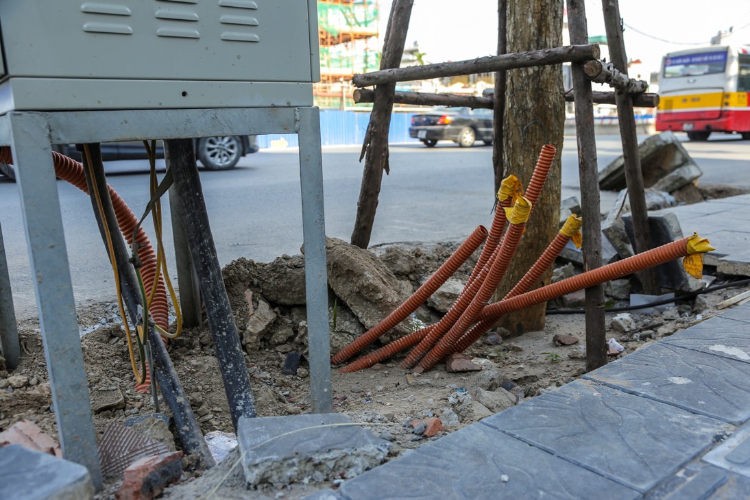 Những “chiếc bẫy” chết người rình rập trên đường Phạm Văn Đồng - Ảnh 16.