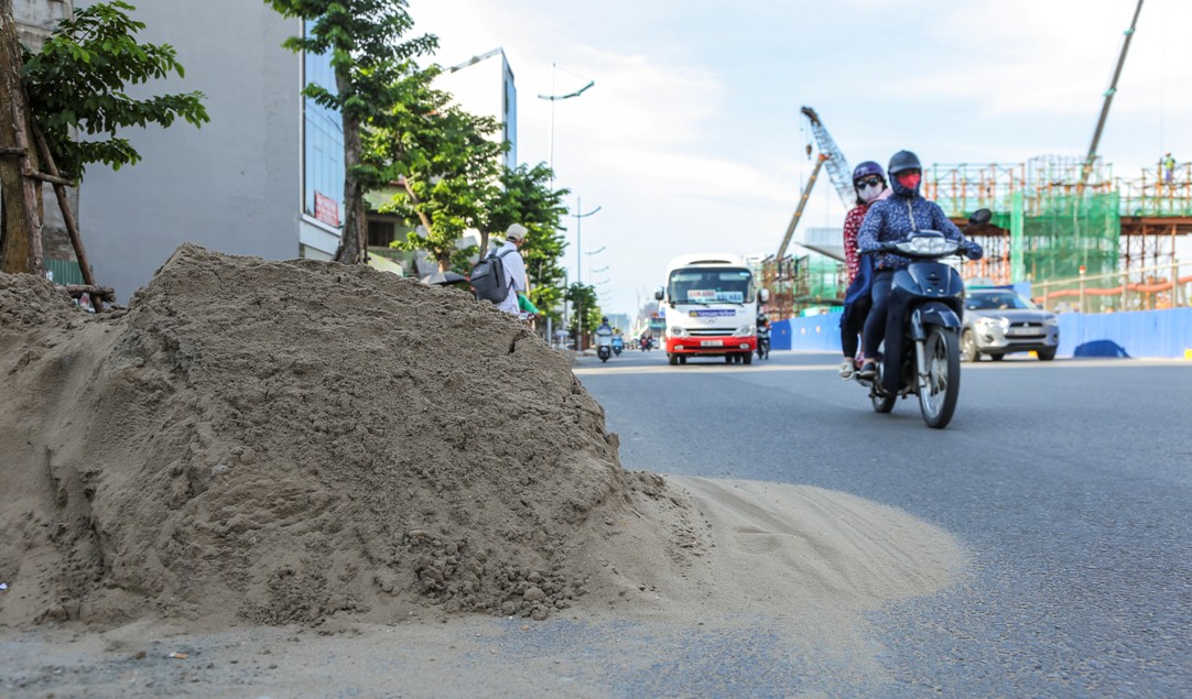 Những “chiếc bẫy” chết người rình rập trên đường Phạm Văn Đồng - Ảnh 17.