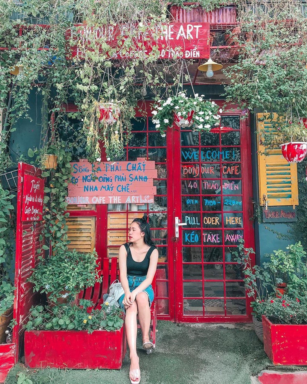 Săn l&ugrave;ng 7 mặt tiền sống ảo miễn ph&iacute; h&uacute;t giới trẻ ở TP HCM - Ảnh 2.