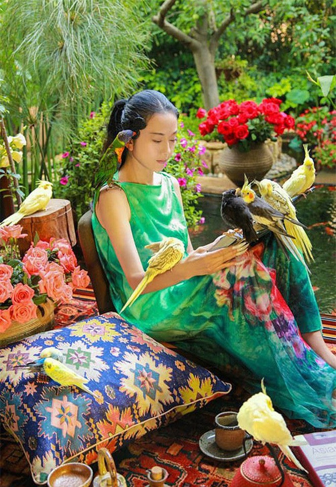 Mỹ nh&acirc;n Anh h&ugrave;ng xạ đi&ecirc;u U60 m&agrave; nhan sắc vẫn tựa g&aacute;i đ&ocirc;i mươi - Ảnh 6.