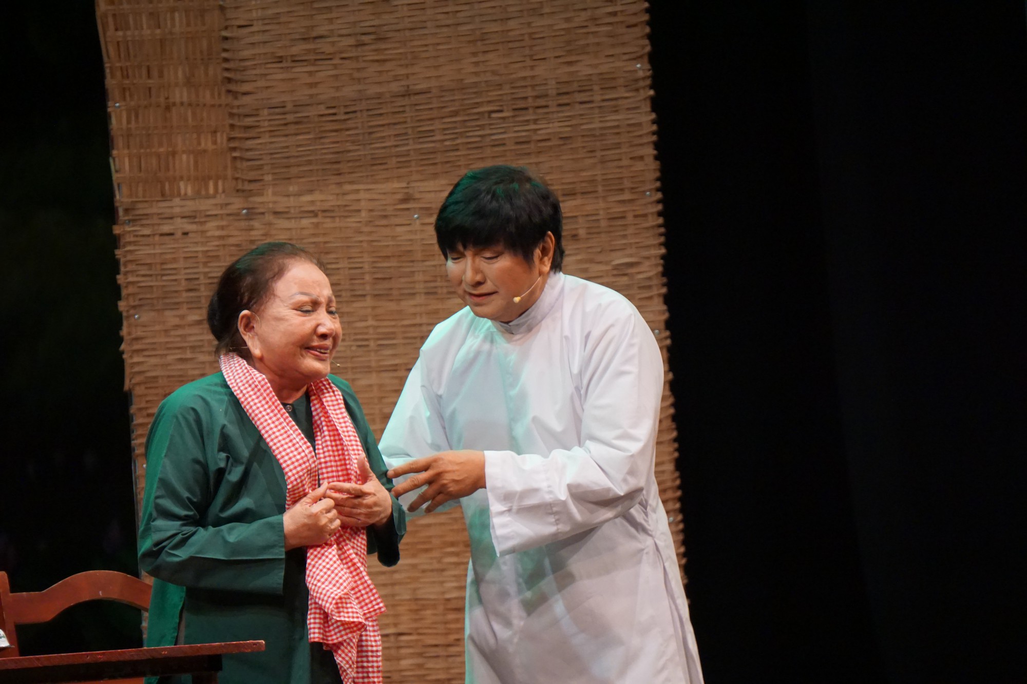 Thanh Kim Huệ - Ch&iacute; T&acirc;m t&aacute;i hợp  Lan v&agrave; Điệp sau 45 năm - Ảnh 2.