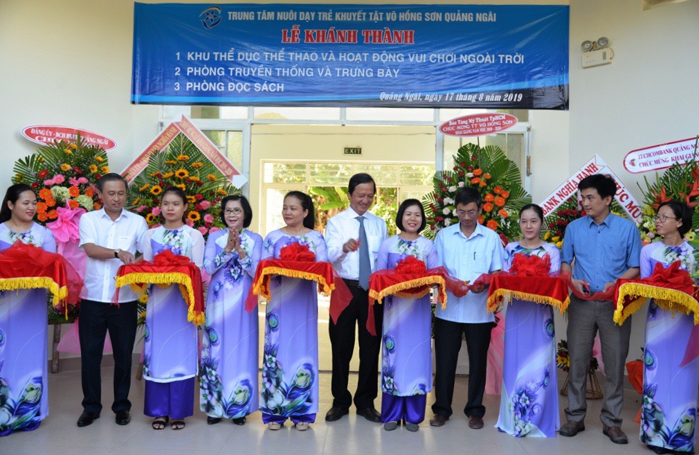 Hơn 3 tỉ đồng ủng hộ Trung t&acirc;m nu&ocirc;i dạy trẻ khuyết tật V&otilde; Hồng Sơn - Ảnh 1.