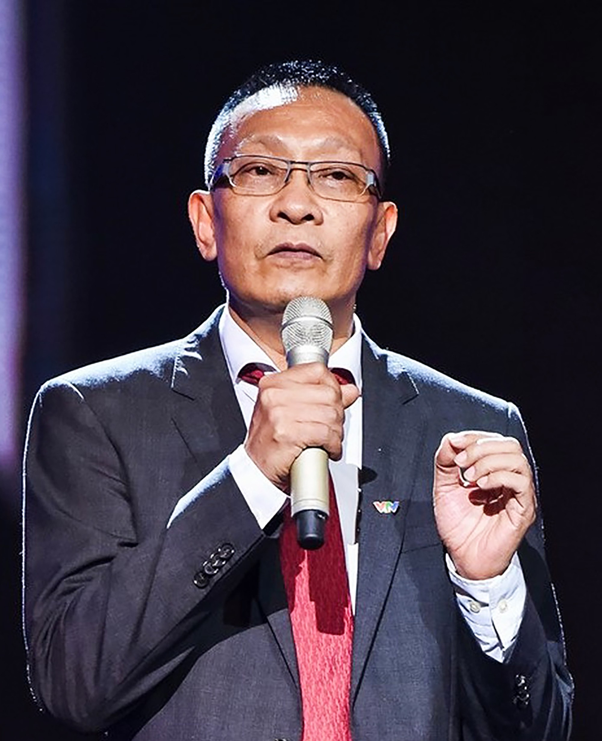 MC- nh&agrave; b&aacute;o Lại Văn S&acirc;m cầm trịch show truyền h&igrave;nh mới về việc l&agrave;m - Ảnh 1.