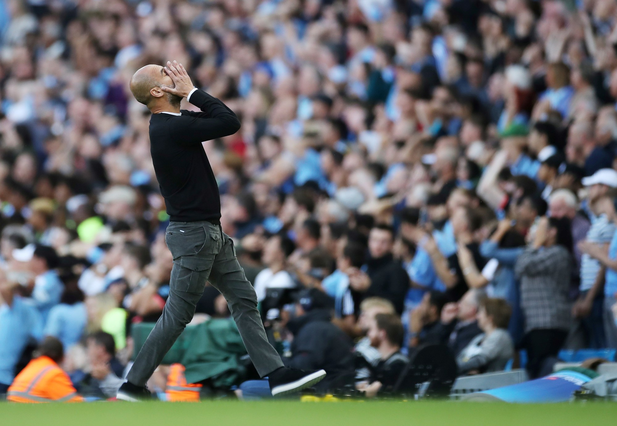 VAR "cứu" Tottenham, Man City ôm hận đại chiến