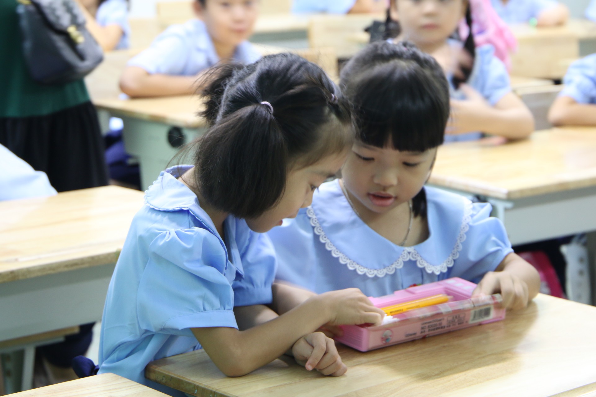 Ph&oacute;ng sự ảnh: Ch&agrave;o lớp 1 - Ảnh 19.