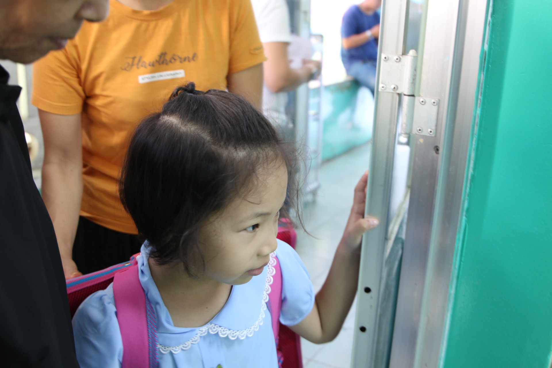 Ph&oacute;ng sự ảnh: Ch&agrave;o lớp 1 - Ảnh 14.
