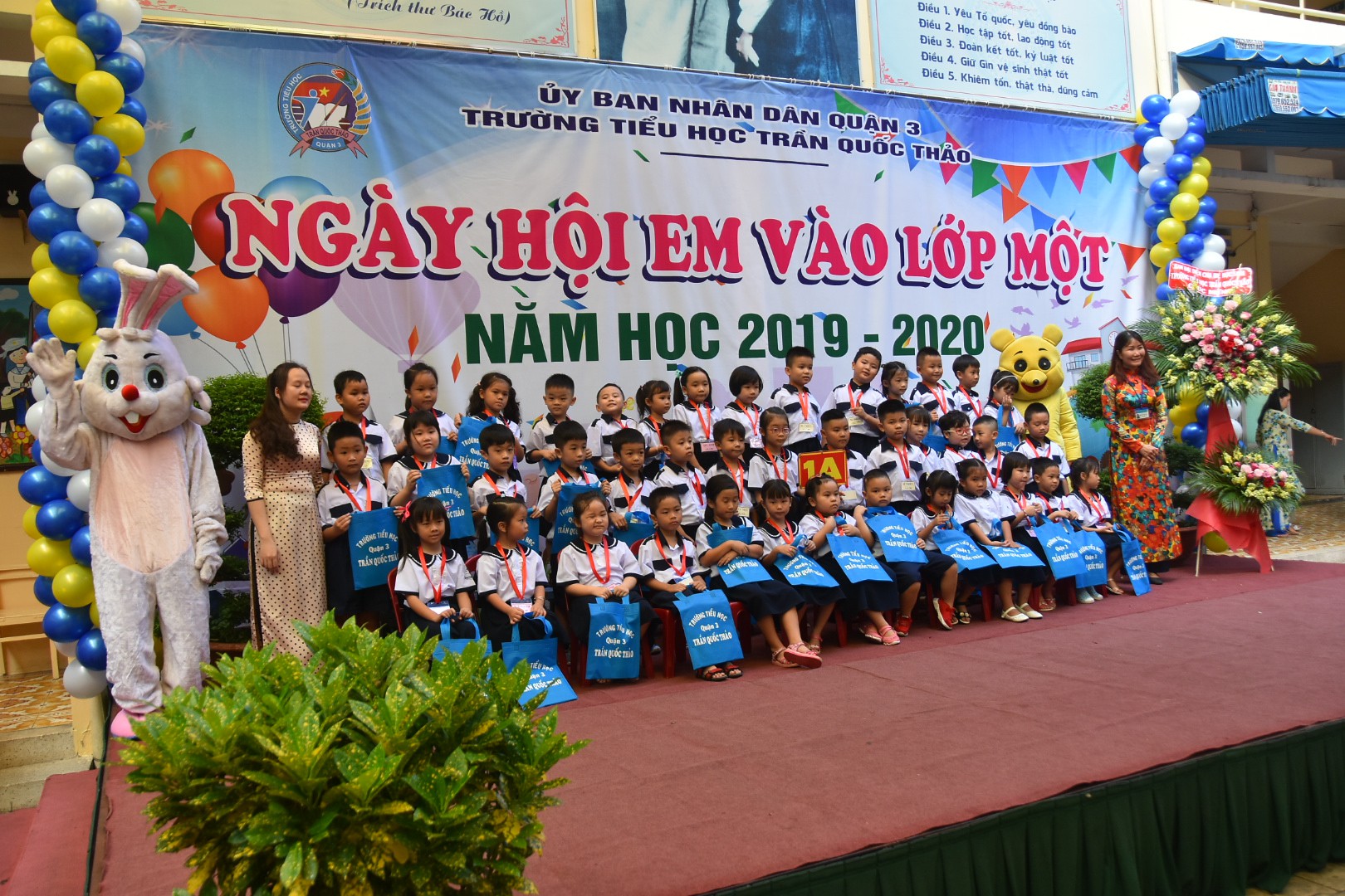 Ph&oacute;ng sự ảnh: Ch&agrave;o lớp 1 - Ảnh 12.