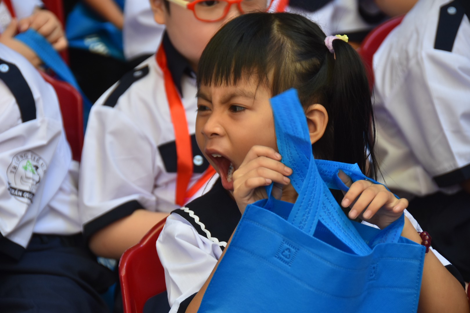 Ph&oacute;ng sự ảnh: Ch&agrave;o lớp 1 - Ảnh 7.