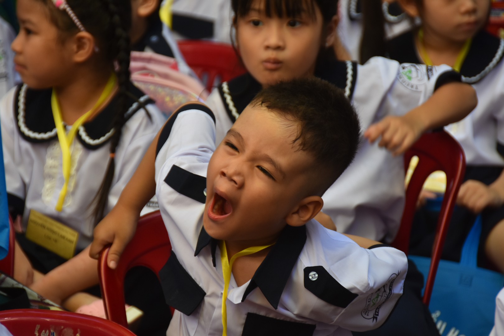 Ph&oacute;ng sự ảnh: Ch&agrave;o lớp 1 - Ảnh 5.