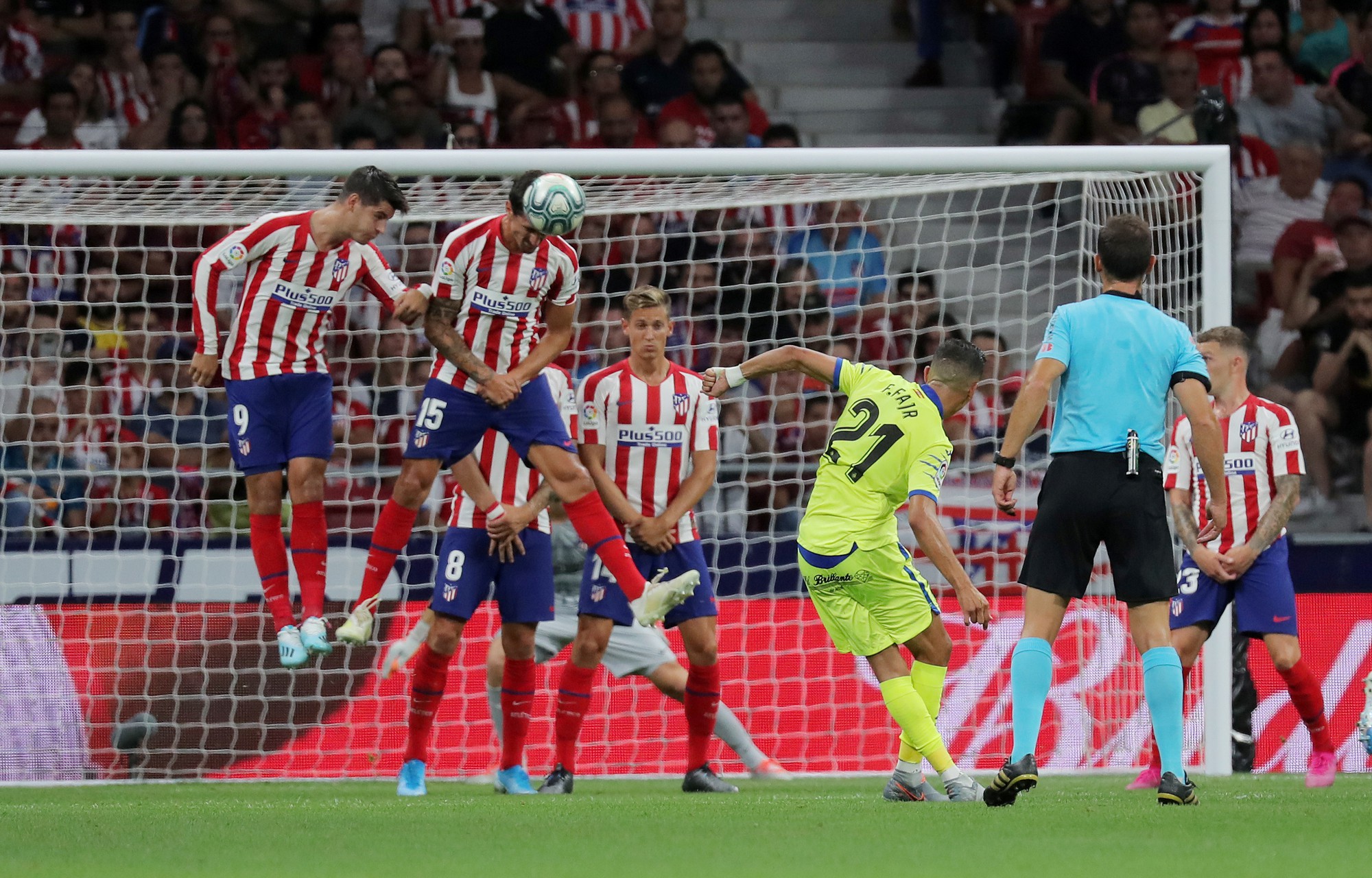 Đua tốc độ kinh ho&agrave;ng, sao trẻ Atletico Madrid g&acirc;y sốc La Liga - Ảnh 8.