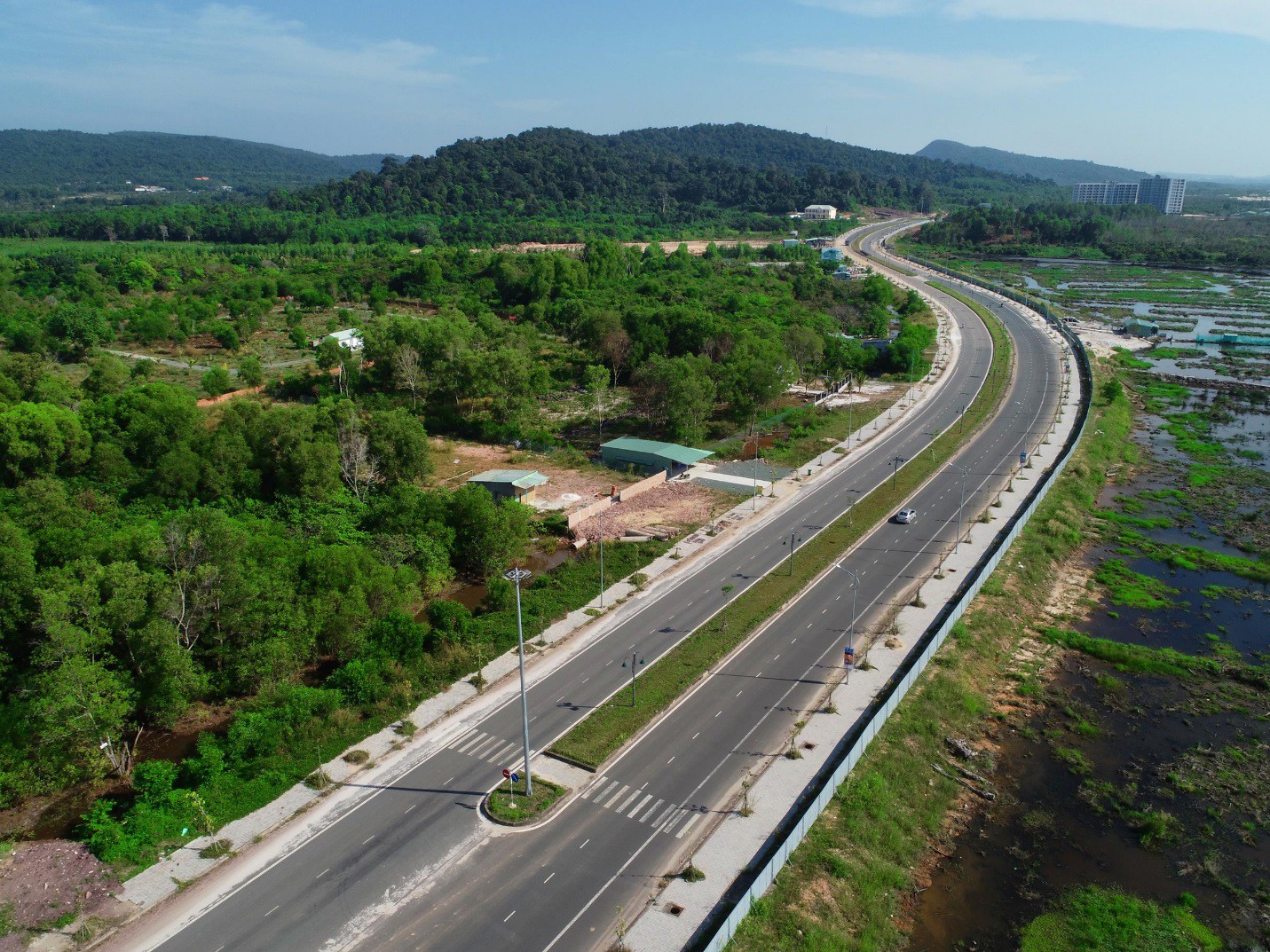 Khi c&aacute;c nh&agrave; đầu tư lớn &ldquo;đổ bộ&rdquo; Ph&uacute; Quốc - Ảnh 1.