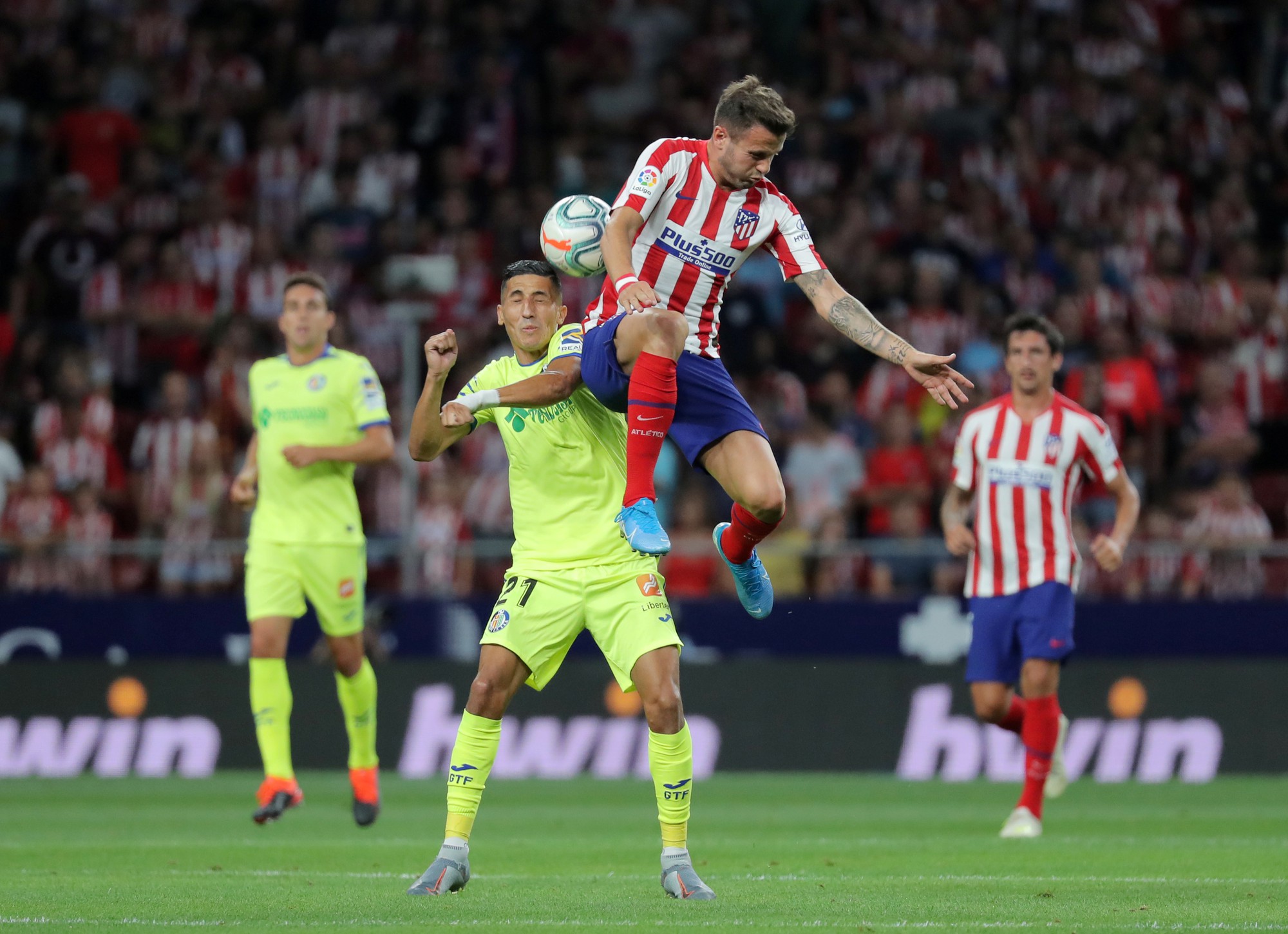 Đua tốc độ kinh ho&agrave;ng, sao trẻ Atletico Madrid g&acirc;y sốc La Liga - Ảnh 1.