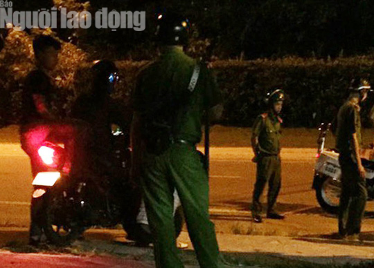 Cảnh sát nổ súng khống chế nhóm người quậy phá ở Phú Quốc