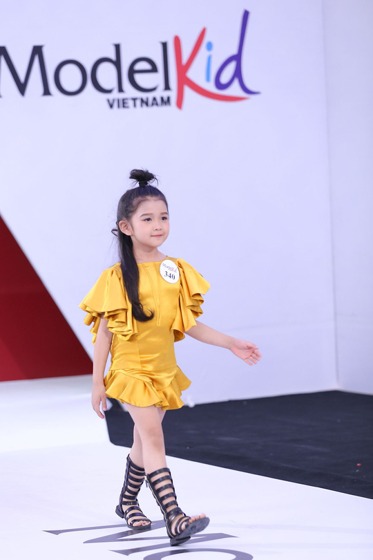 Đừng đánh mất tuổi thơ các em - Ảnh 1.