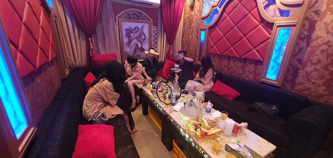 Có bao che, giải trí thác loạn mới tồn tại