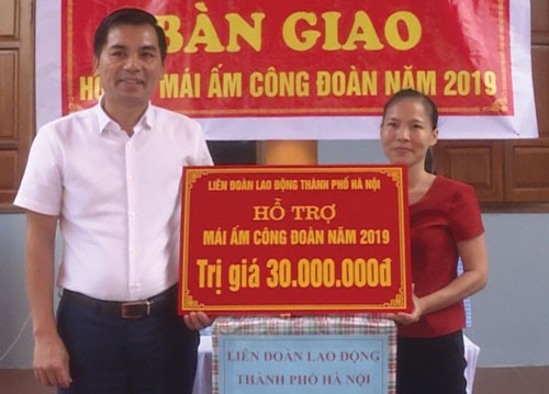 HÀ NỘI: Giúp đoàn viên khó khăn an cư