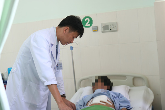 Khẩn cấp cắt toàn bộ lá lách để cứu công nhân bị tai nạn lao động