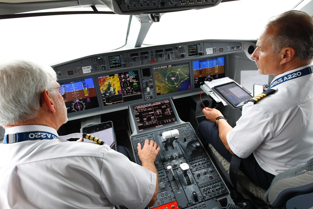 Hành trình bay trải nghiệm từ Hà Nội đến Vịnh Hạ Long cùng Airbus A220-300