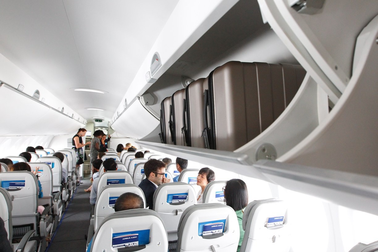 Hành trình bay trải nghiệm từ Hà Nội đến Vịnh Hạ Long cùng Airbus A220-300 - Ảnh 3.