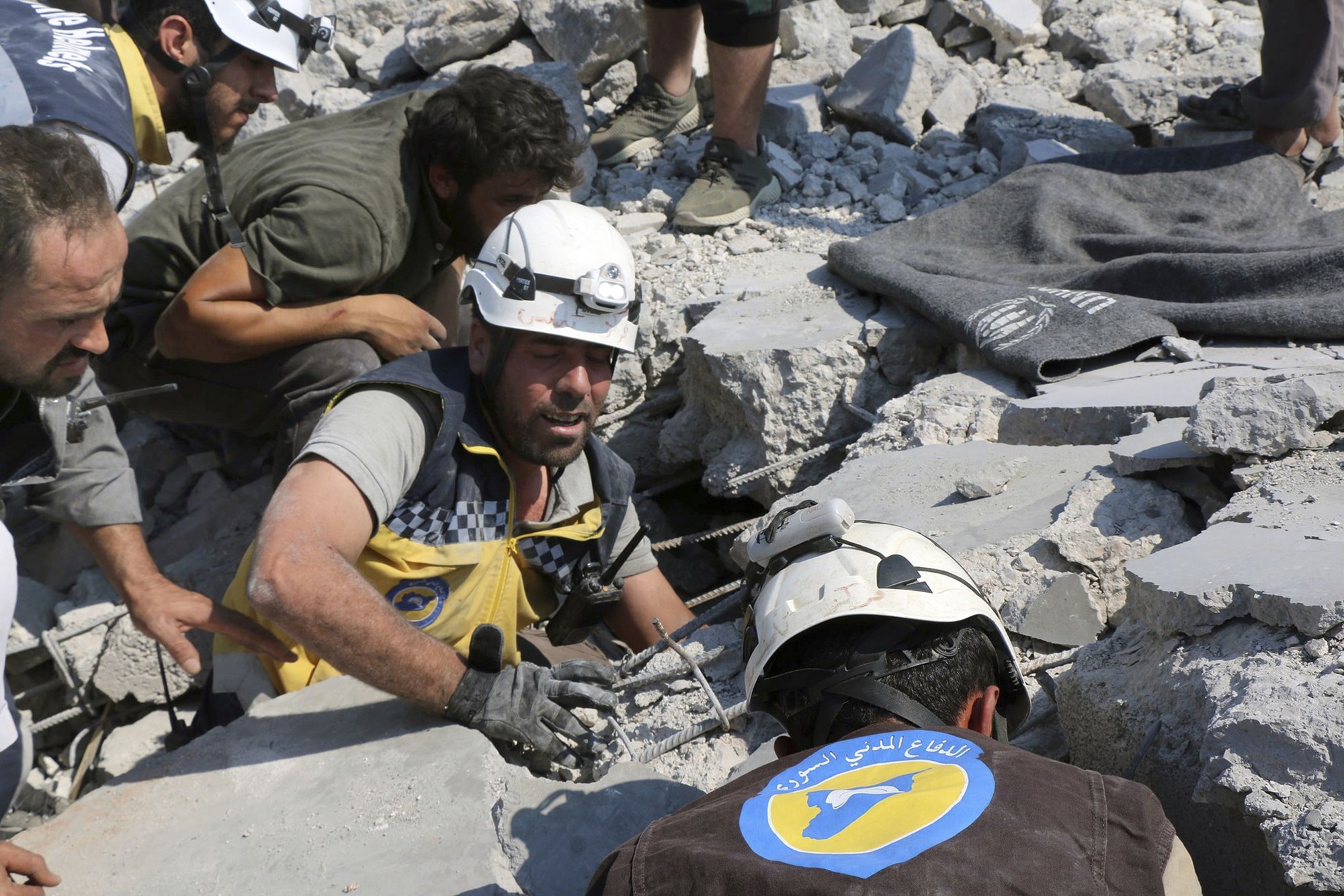 Tới &ldquo;giải cứu khủng bố&rdquo; ở Syria, đo&agrave;n xe Thổ Nhĩ Kỳ bị kh&ocirc;ng k&iacute;ch? - Ảnh 2.