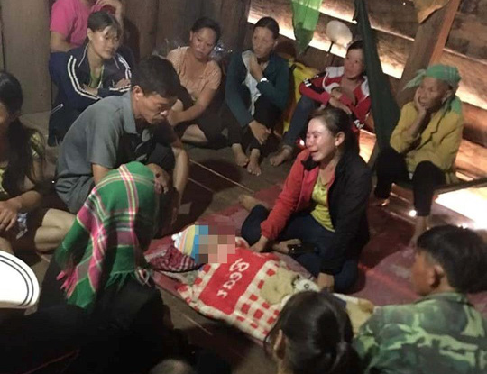 Hai cháu nhỏ rơi xuống mương nước tử vong