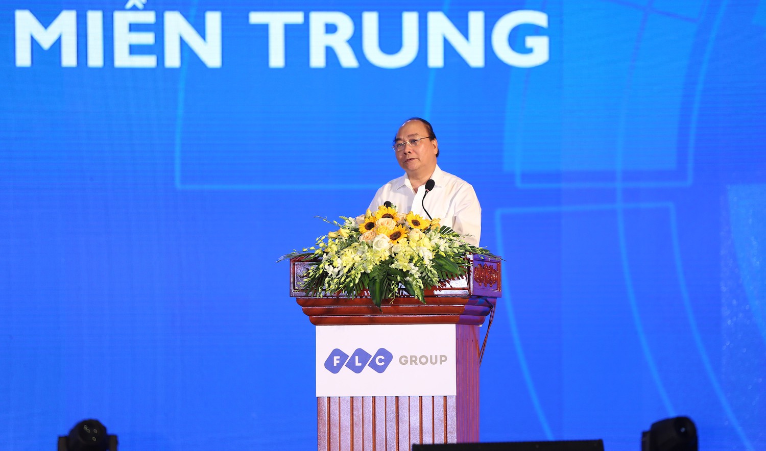 TS Trần Du Lịch: Miền Trung chậm thủ tục đầu tư một ng&agrave;y l&agrave; ngh&egrave;o th&ecirc;m một năm - Ảnh 2.