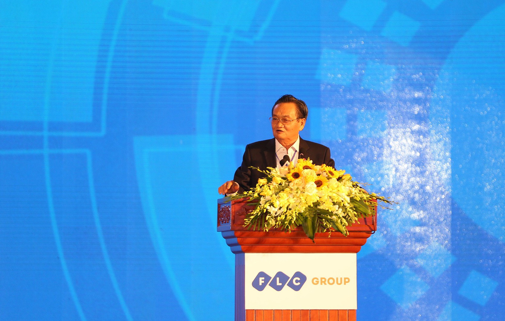 TS Trần Du Lịch: Miền Trung chậm thủ tục đầu tư một ng&agrave;y l&agrave; ngh&egrave;o th&ecirc;m một năm - Ảnh 3.
