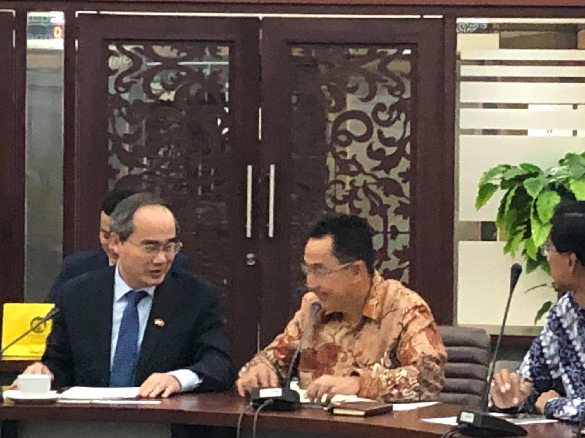 Bí thư Thành ủy TP HCM Nguyễn Thiện Nhân thăm và làm việc tại Trường Đại học Indonesia