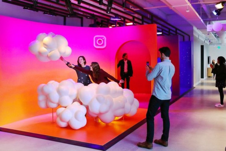 Đột nhập văn ph&ograve;ng l&agrave;m việc to&agrave;n g&oacute;c sống ảo của Instagram - Ảnh 10.
