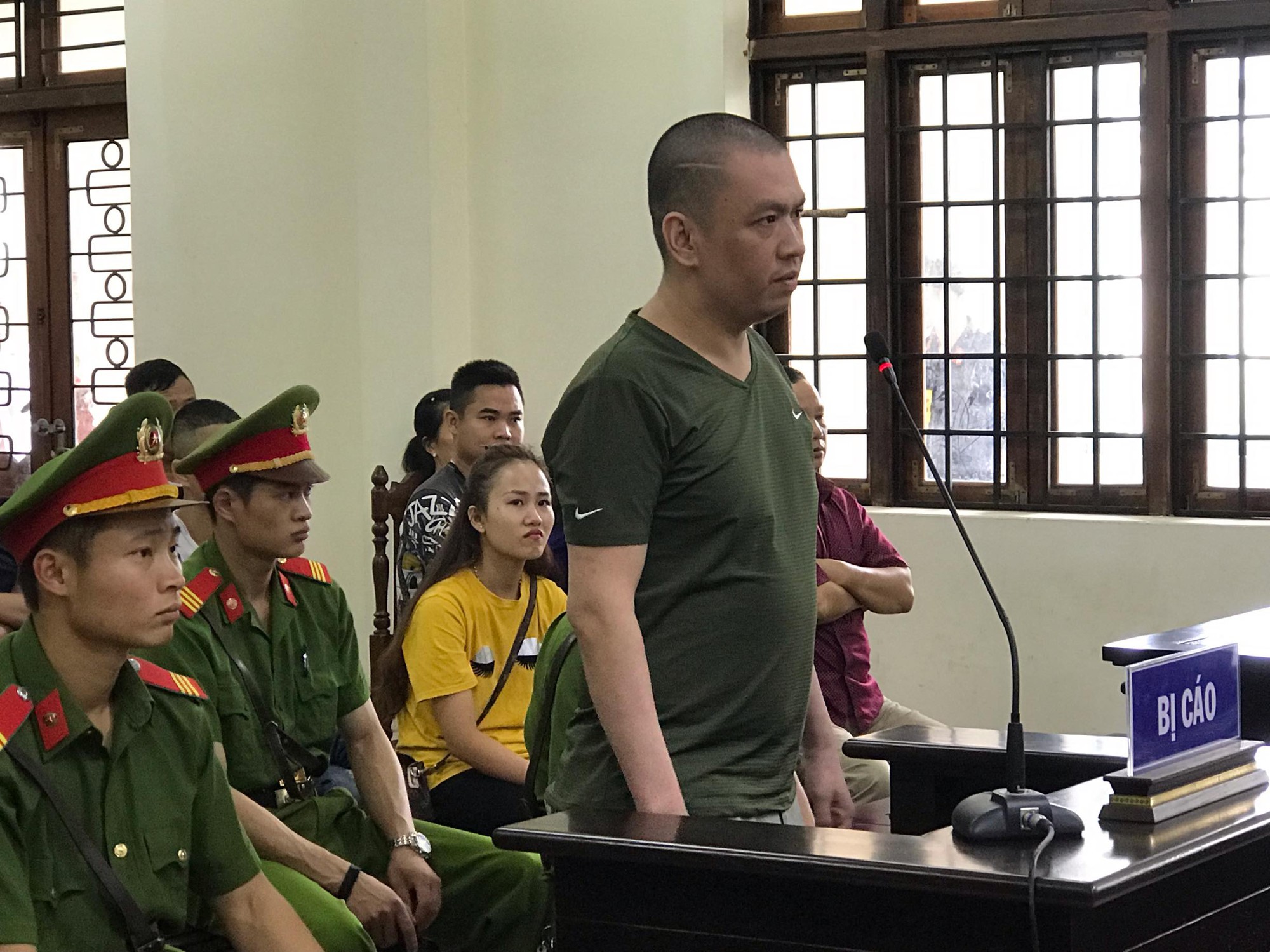 Xích mích chuyện nuôi chó dữ, người đàn ông bị hàng xóm đánh tử vong