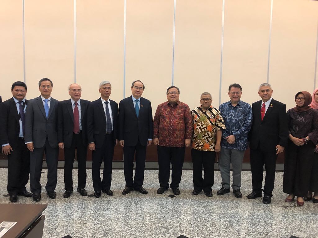 Bí thư Nguyễn Thiện Nhân thăm và làm việc gần như không ngơi nghỉ ở Indonesia - Ảnh 2.