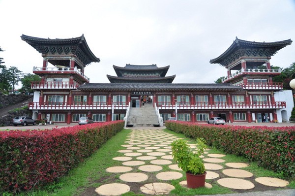 Thăm đảo Jeju, đừng qu&ecirc;n chinh phục n&uacute;i Hallasan h&ugrave;ng vĩ - Ảnh 4.