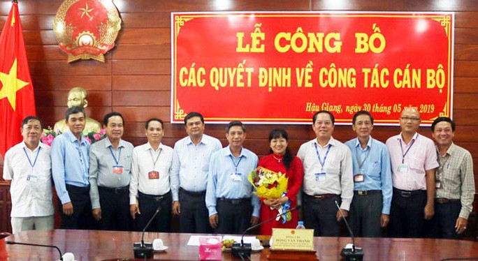 Phó giám đốc sở ở Hậu Giang bị kỷ luật vì không nhận quyết định điều động