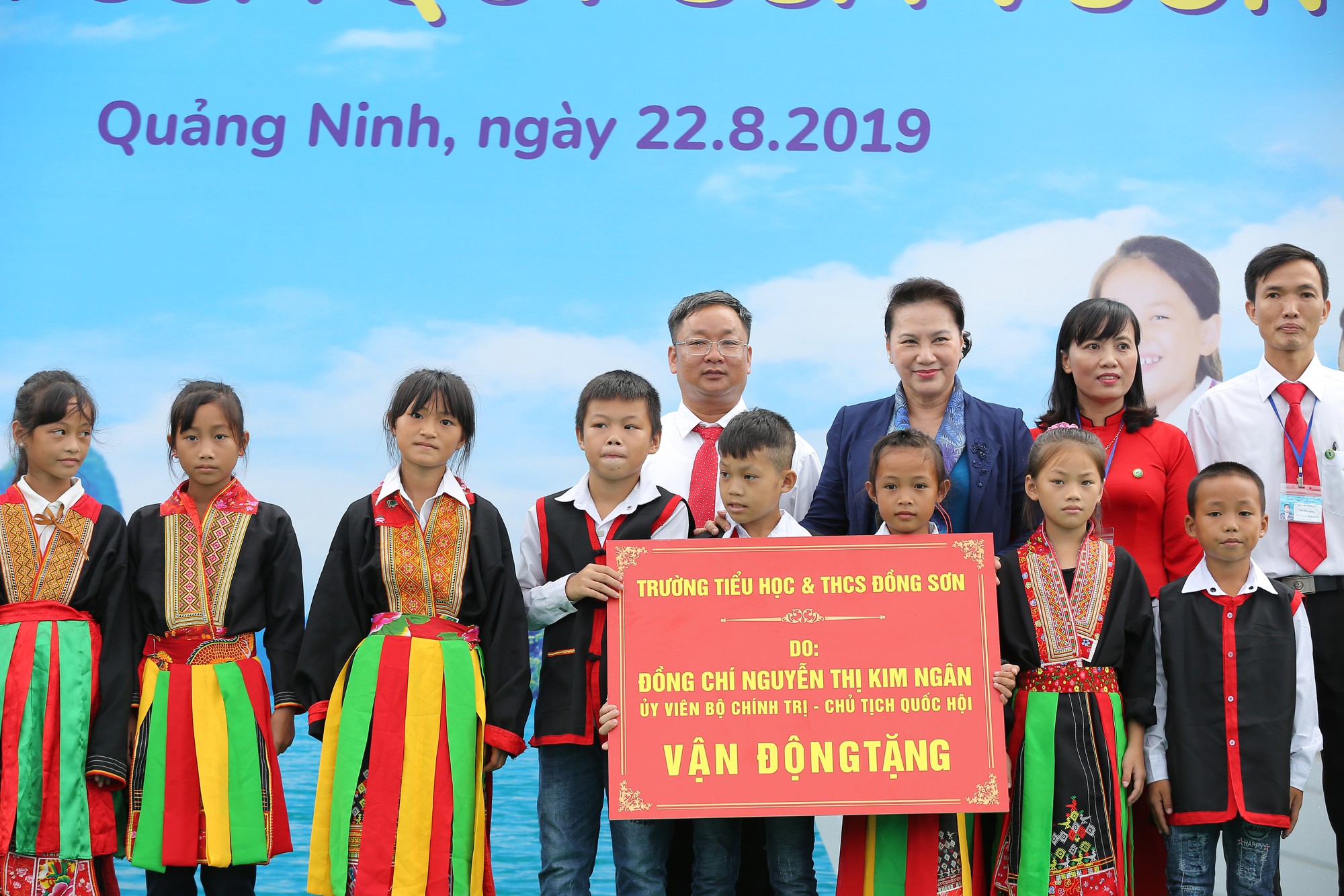 Chủ tịch Quốc hội Nguyễn Thị Kim Ngân vận động xây dựng trường học tại Quảng Ninh