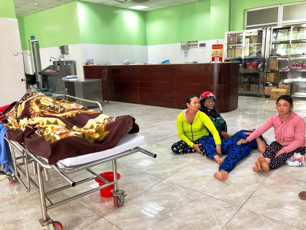 Tử vong sau khi ti&ecirc;m kh&aacute;ng sinh ở BV đa khoa Quảng Ng&atilde;i - Ảnh 1.
