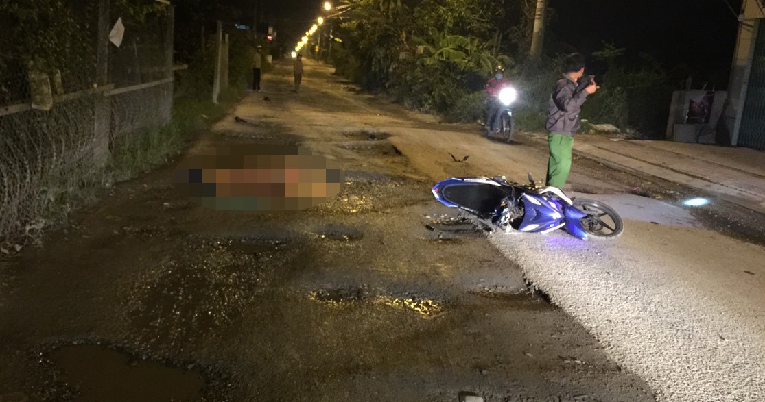 Người đàn ông tử vong trên đoạn đường chằng chịt "ổ gà" ở TP HCM