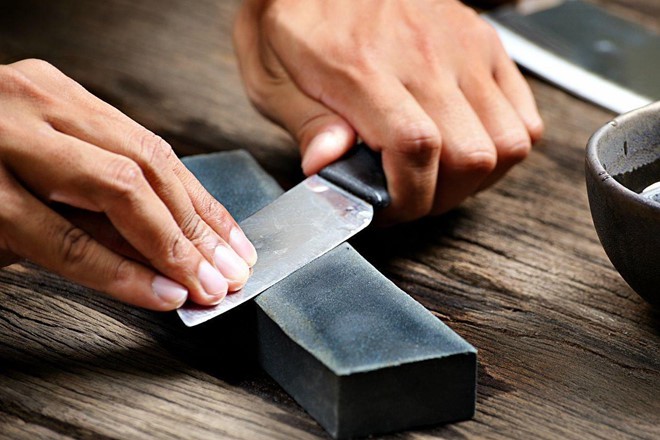 Bí quyết tự mài dao sắc lẹm tại nhà