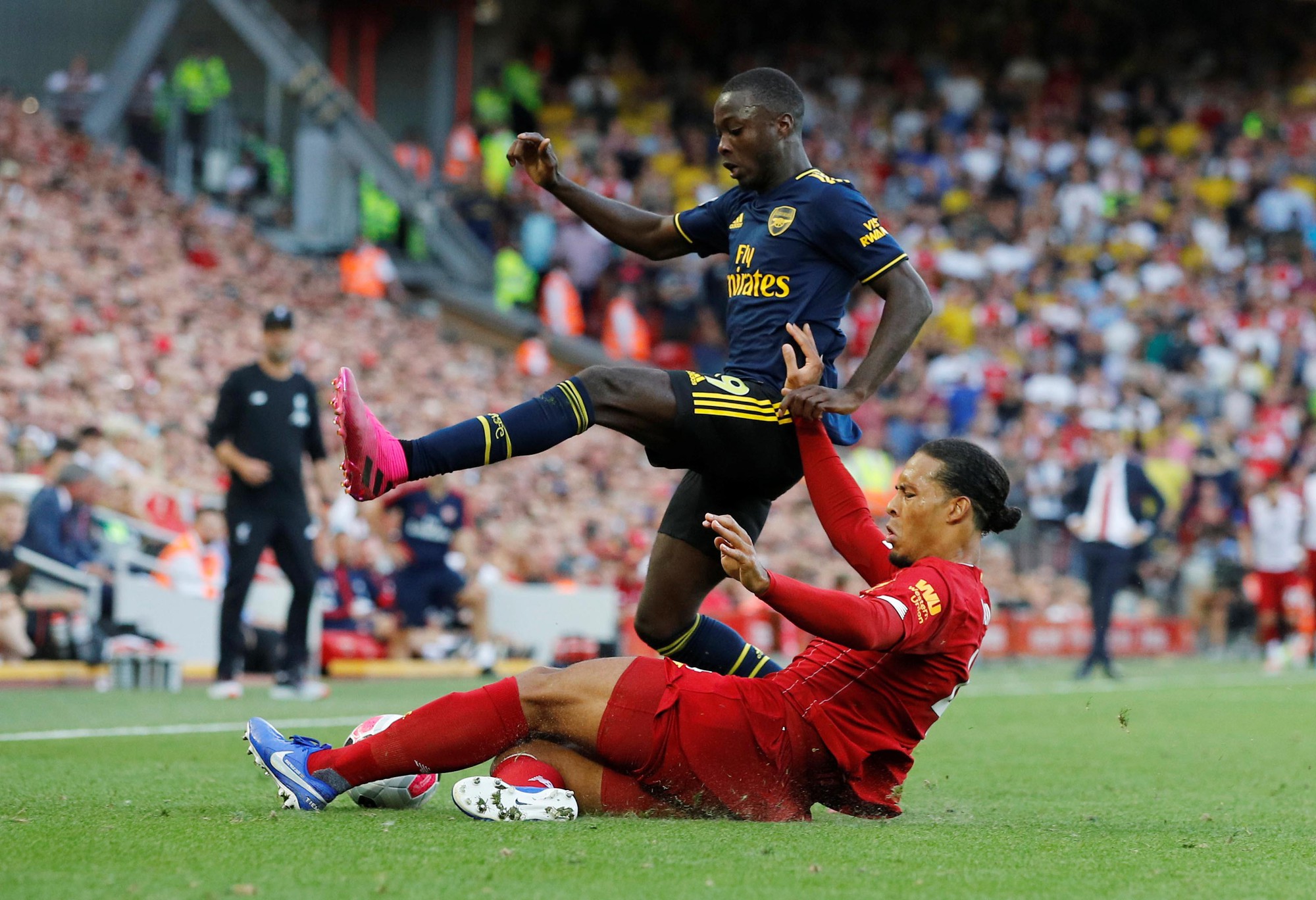 "Quái thú" Liverpool  vẫn lo hàng thủ kém!