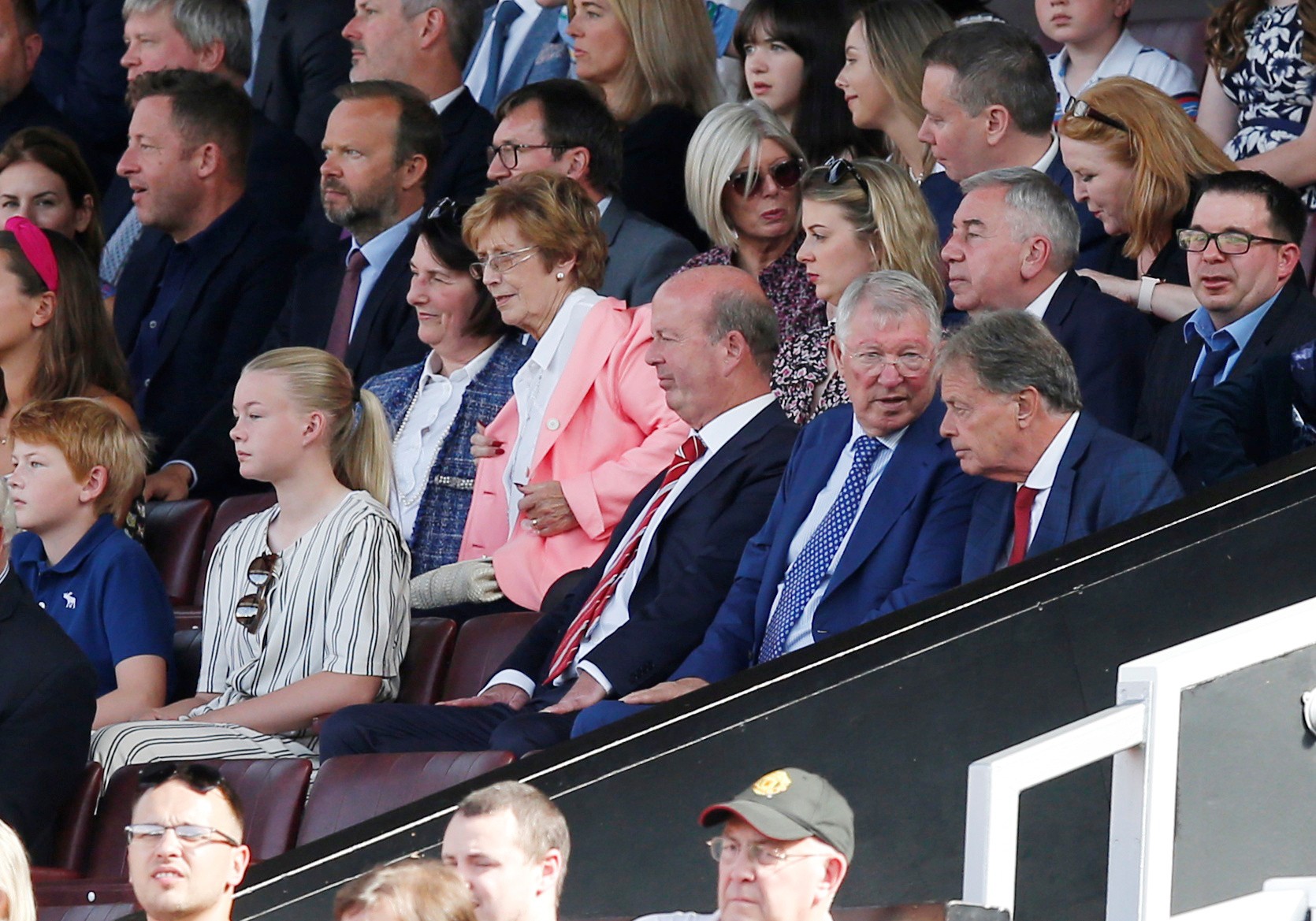 Man United thua sốc Crystal Palace, b&aacute;o ch&iacute; Anh chỉ t&ecirc;n tội đồ - Ảnh 2.