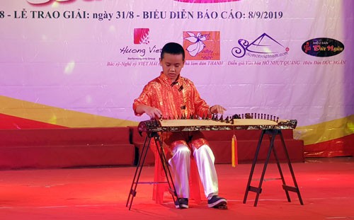Sân chơi nghệ thuật cho con CNVC-LĐ