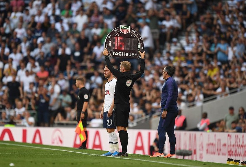 Tottenham thua sốc sân nhà, Man City trở lại ngôi nhì Ngoại hạng - Ảnh 3.